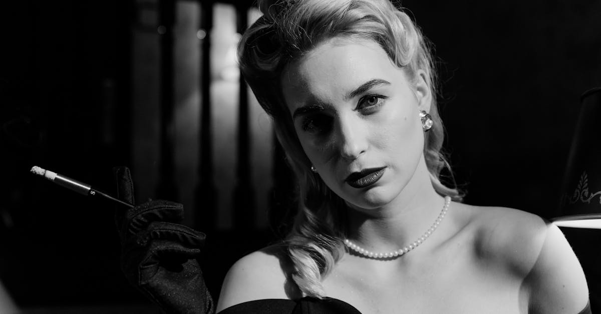 découvrez le mystère et le charme envoûtant de la femme fatale. plongez dans un univers où la séduction et la force féminine s'entrelacent, révélant des histoires fascinantes de pouvoir, de passion et d'émotion.