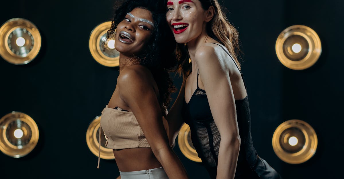 découvrez les dernières tendances en lingerie pour sublimer votre féminité. explorez des styles audacieux, des matières sensuelles et des coupes élégantes qui s'adaptent à toutes les morphologies. restez à la pointe de la mode avec nos conseils et astuces pour choisir la lingerie qui vous met en valeur.