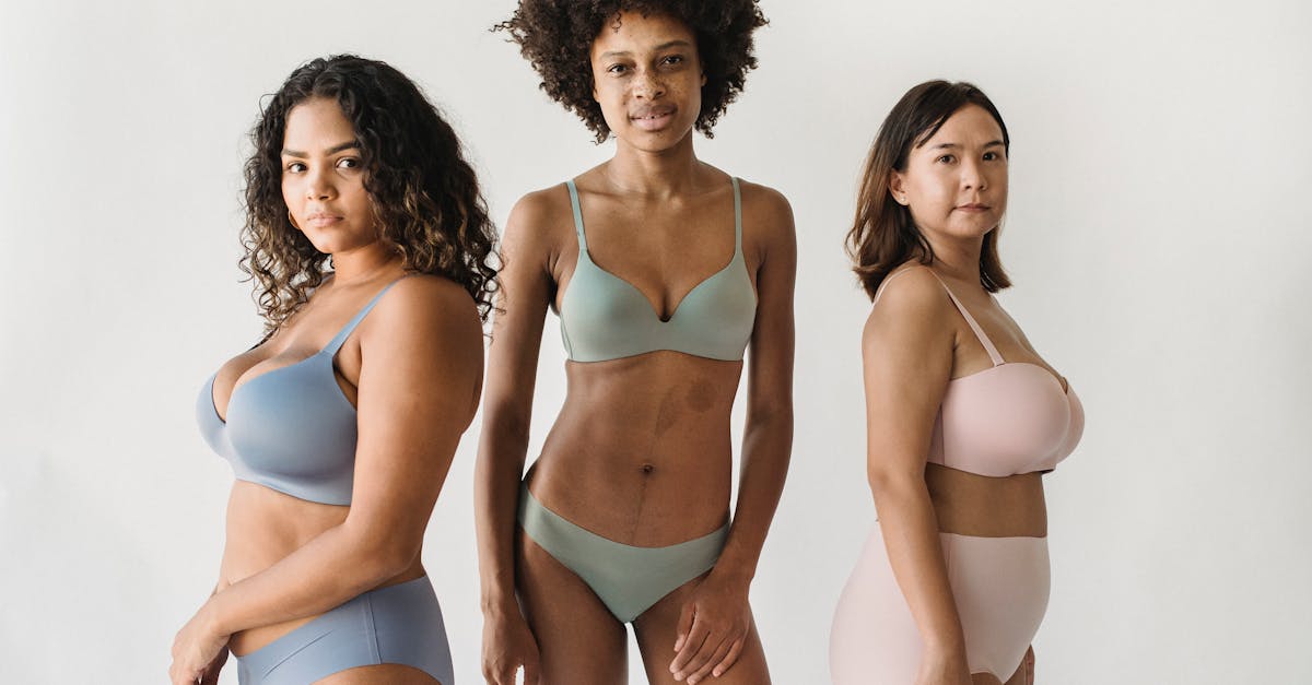 découvrez les tendances lingerie du moment : styles, matériaux et couleurs qui font fureur. restez à la pointe de la mode avec notre guide complet des nouveautés en matière de lingerie.