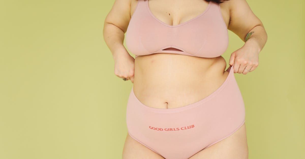 découvrez les dernières tendances en lingerie pour sublimer votre quotidien. explorez des styles variés, des matériaux innovants et des designs audacieux qui allient confort et sensualité.