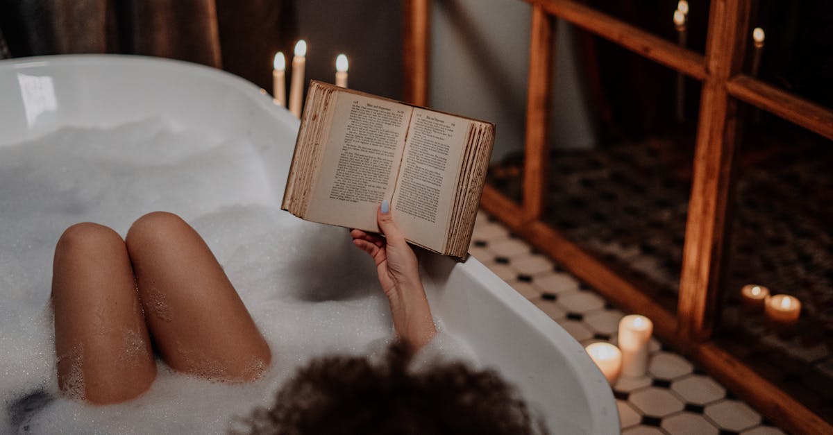 découvrez notre collection de tapis de bain alliant confort et élégance. offrez à votre salle de bain un véritable moment de détente avec des tapis doux, absorbants et au design soigné. transformez votre espace en un havre de paix et de style.