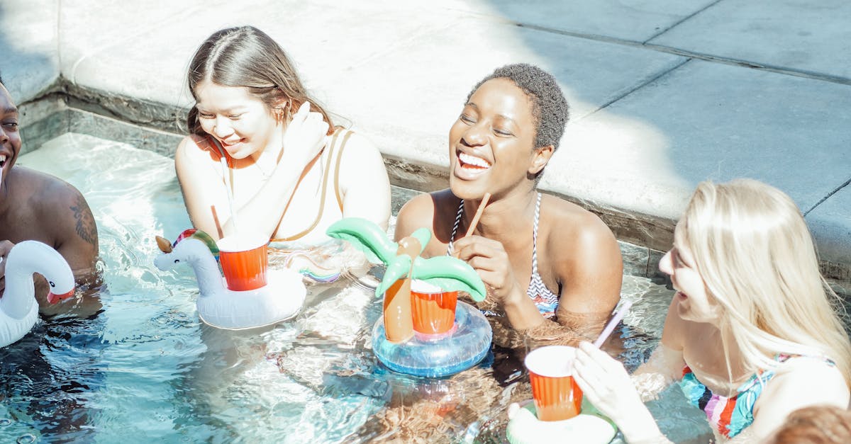 découvrez notre collection de flotteurs de piscine, idéaux pour vous détendre sous le soleil. des modèles variés et amusants pour tous les âges, alliant confort et style. faites de votre été un moment de plaisir et de convivialité avec nos flotteurs originaux!