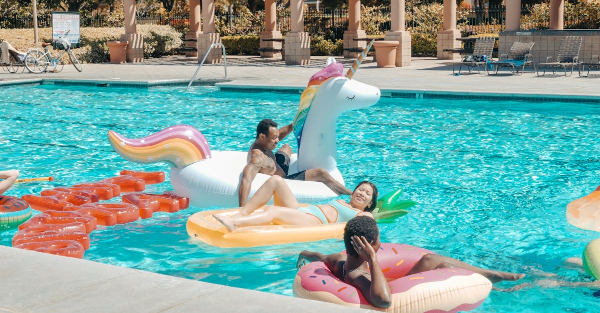 découvrez notre collection de flotteurs de piscine, alliant confort et style pour des moments de détente inoubliables au soleil. parfaits pour les journées d'été, nos accessoires flottants transformeront votre expérience aquatique en une aventure ludique et relaxante.