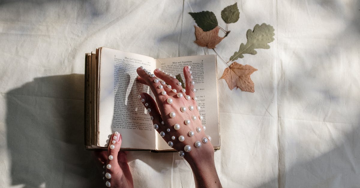 découvrez notre sélection d'accessoires de lecture indispensables pour améliorer votre expérience de lecture. que ce soit des lampes, des marque-pages ou des supports, trouvez tout ce qu'il vous faut pour profiter pleinement de vos livres préférés.